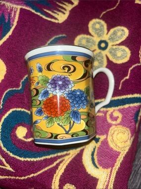 Takahashi Yellow Floral Porcelain Mug - Decorative Home Dining Cup